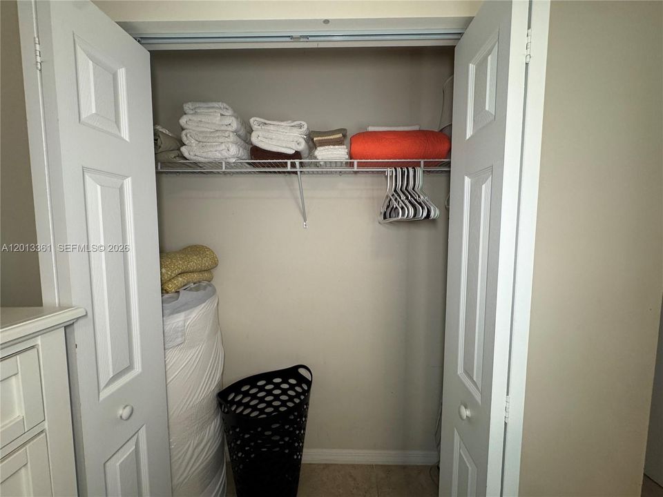 Active With Contract: $3,200 (3 beds, 2 baths, 1440 Square Feet)