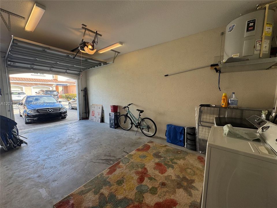 Active With Contract: $3,200 (3 beds, 2 baths, 1440 Square Feet)