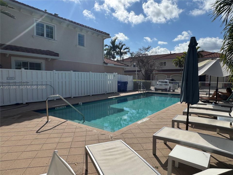 Active With Contract: $3,200 (3 beds, 2 baths, 1440 Square Feet)