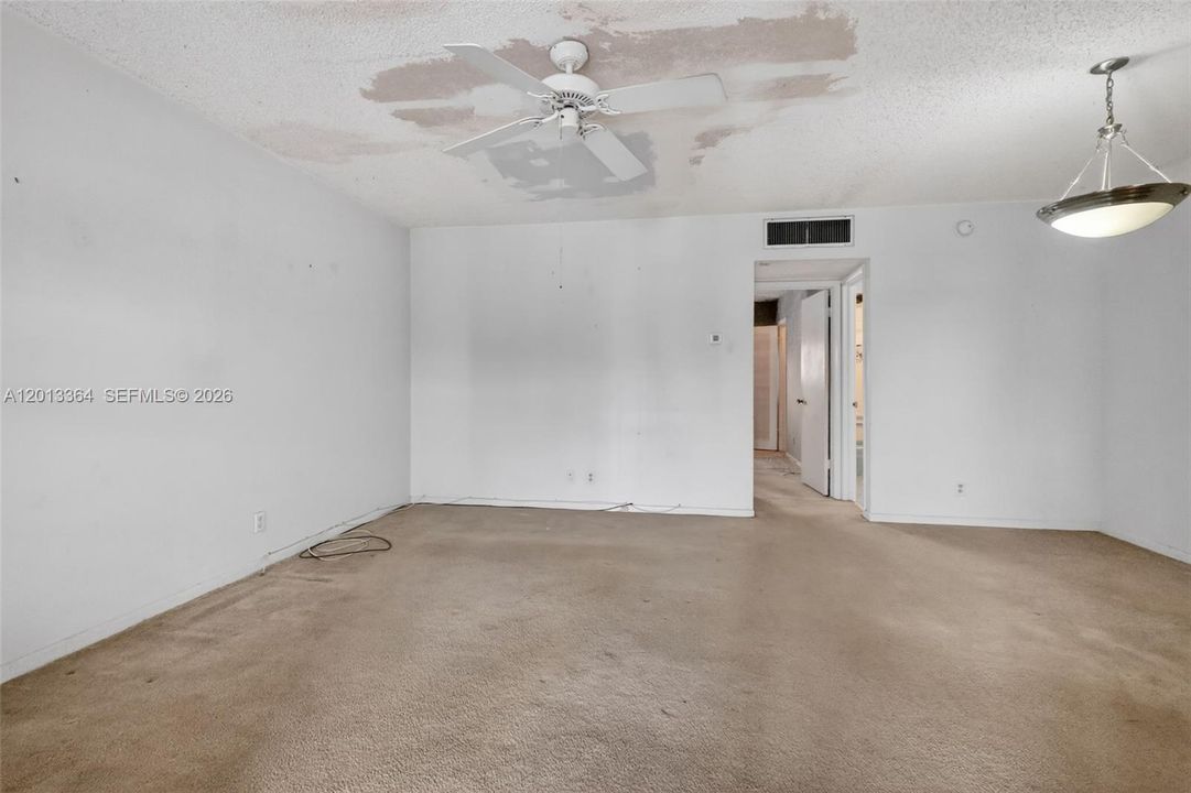 En Venta: $158,900 (1 camas, 1 baños, 675 Pies cuadrados)