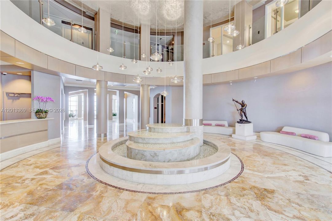 Active With Contract: $3,775 (1 beds, 1 baths, 907 Square Feet)