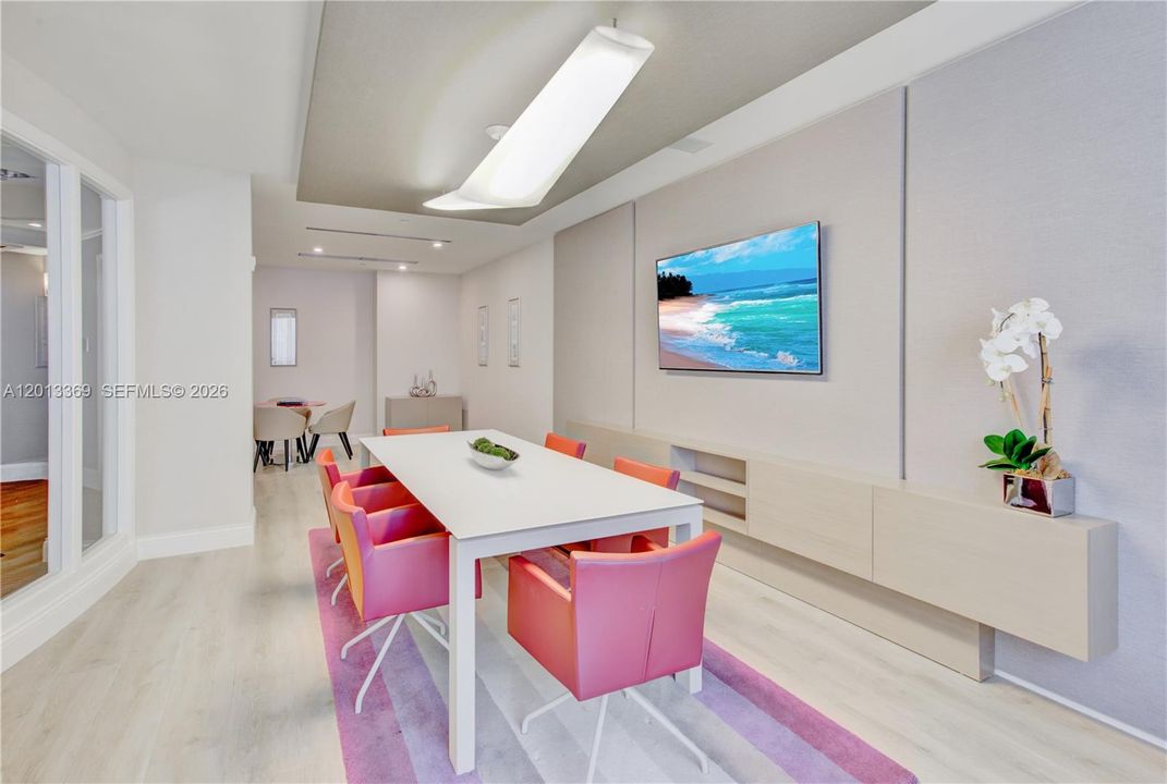 Active With Contract: $3,775 (1 beds, 1 baths, 907 Square Feet)