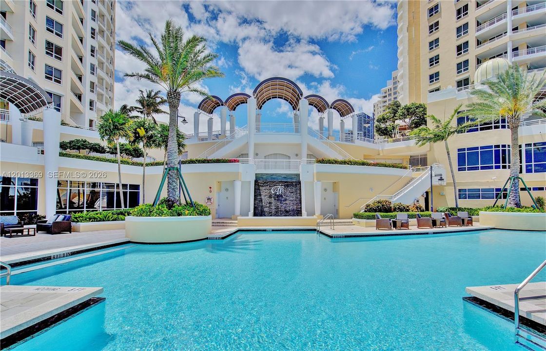 Active With Contract: $3,775 (1 beds, 1 baths, 907 Square Feet)