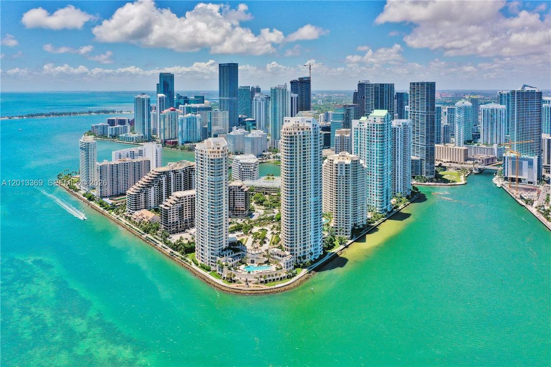 Active With Contract: $3,775 (1 beds, 1 baths, 907 Square Feet)