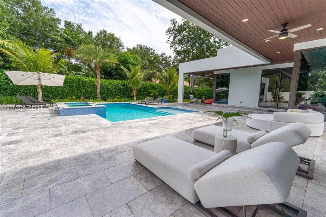 En Venta: $6,595,000 (6 camas, 6 baños, 4619 Pies cuadrados)