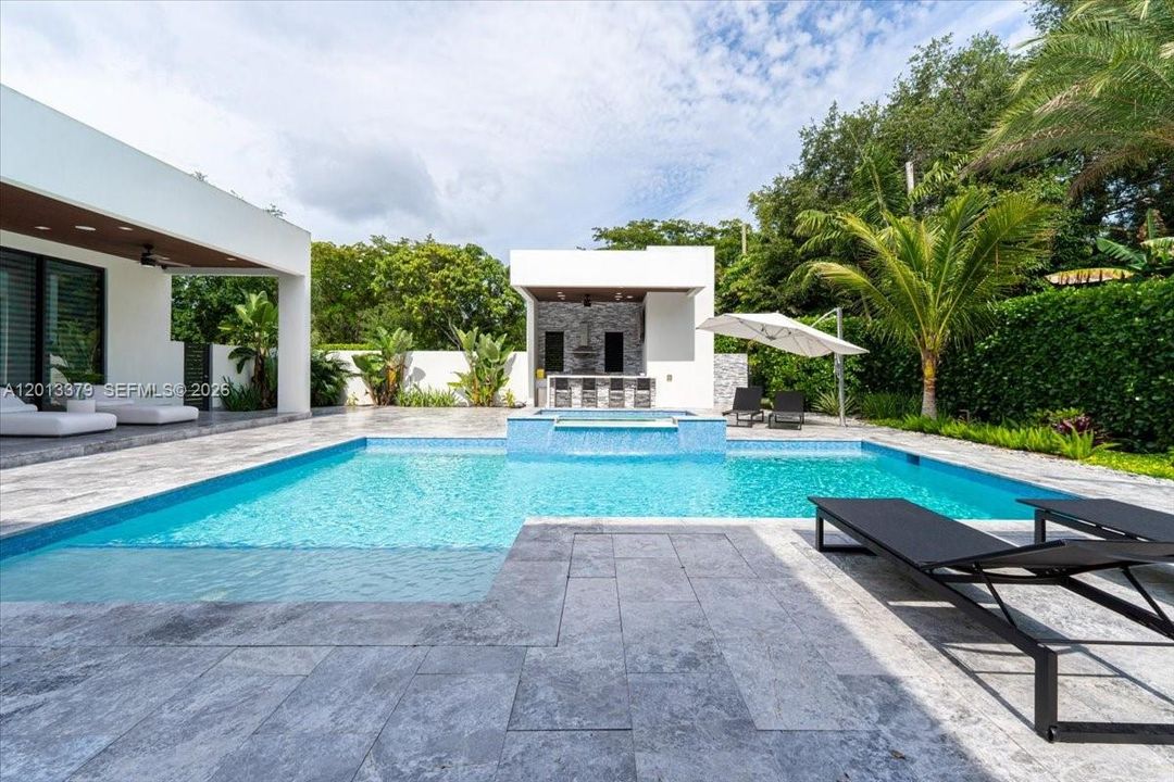 En Venta: $6,595,000 (6 camas, 6 baños, 4619 Pies cuadrados)