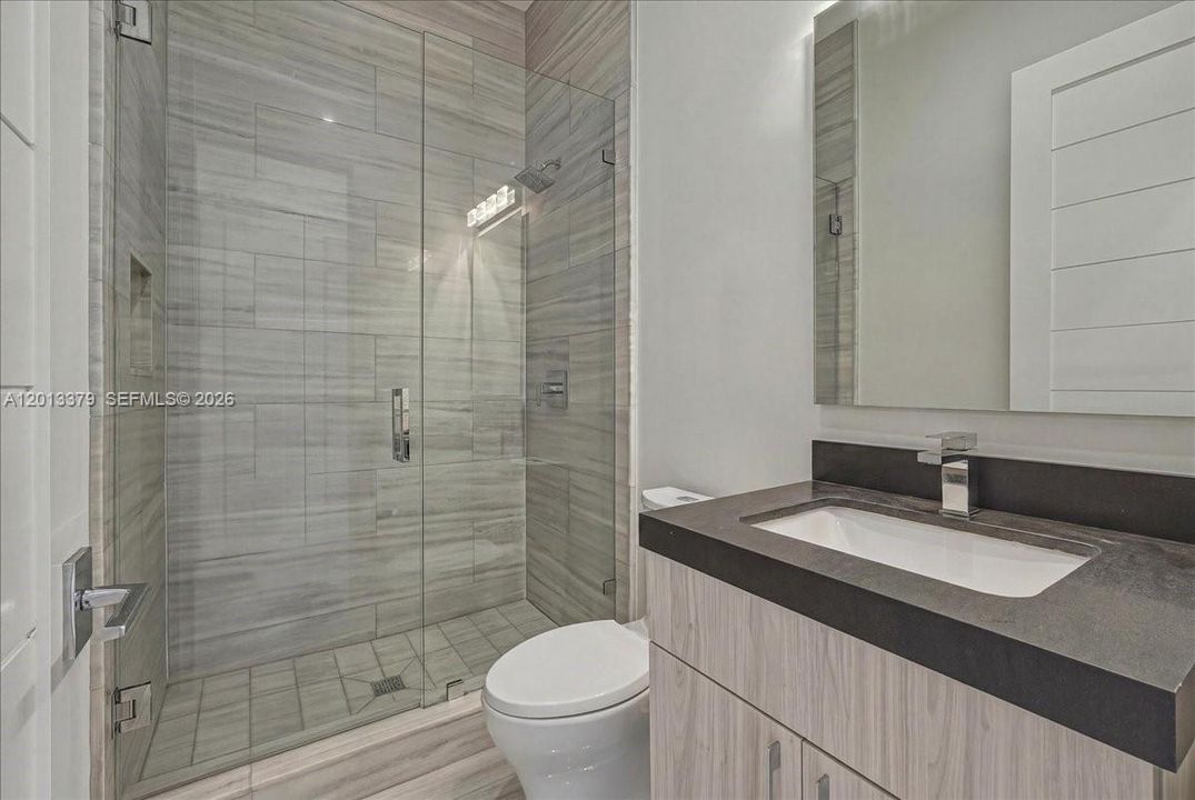 En Venta: $6,595,000 (6 camas, 6 baños, 4619 Pies cuadrados)