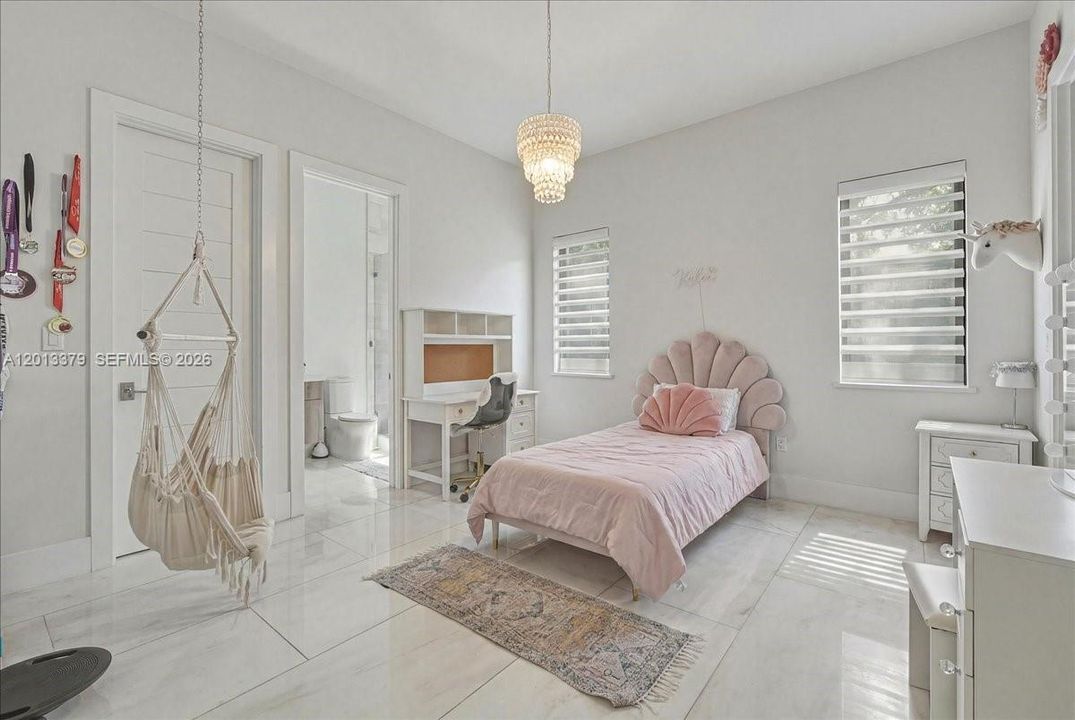 En Venta: $6,595,000 (6 camas, 6 baños, 4619 Pies cuadrados)