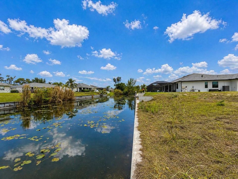 На продажу: $139,900 (0.23 acres)