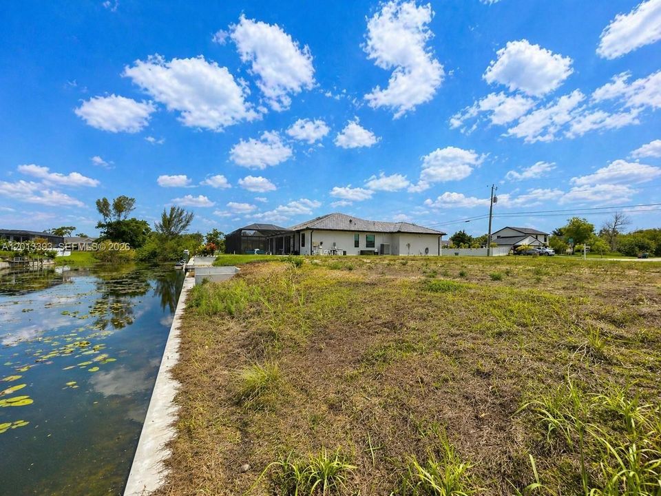 На продажу: $139,900 (0.23 acres)