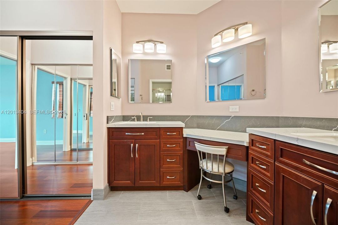 Activo con contrato: $259,900 (2 camas, 2 baños, 1457 Pies cuadrados)