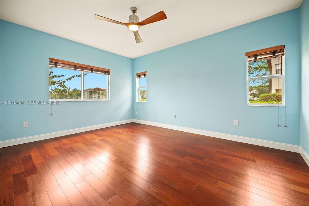 Activo con contrato: $259,900 (2 camas, 2 baños, 1457 Pies cuadrados)