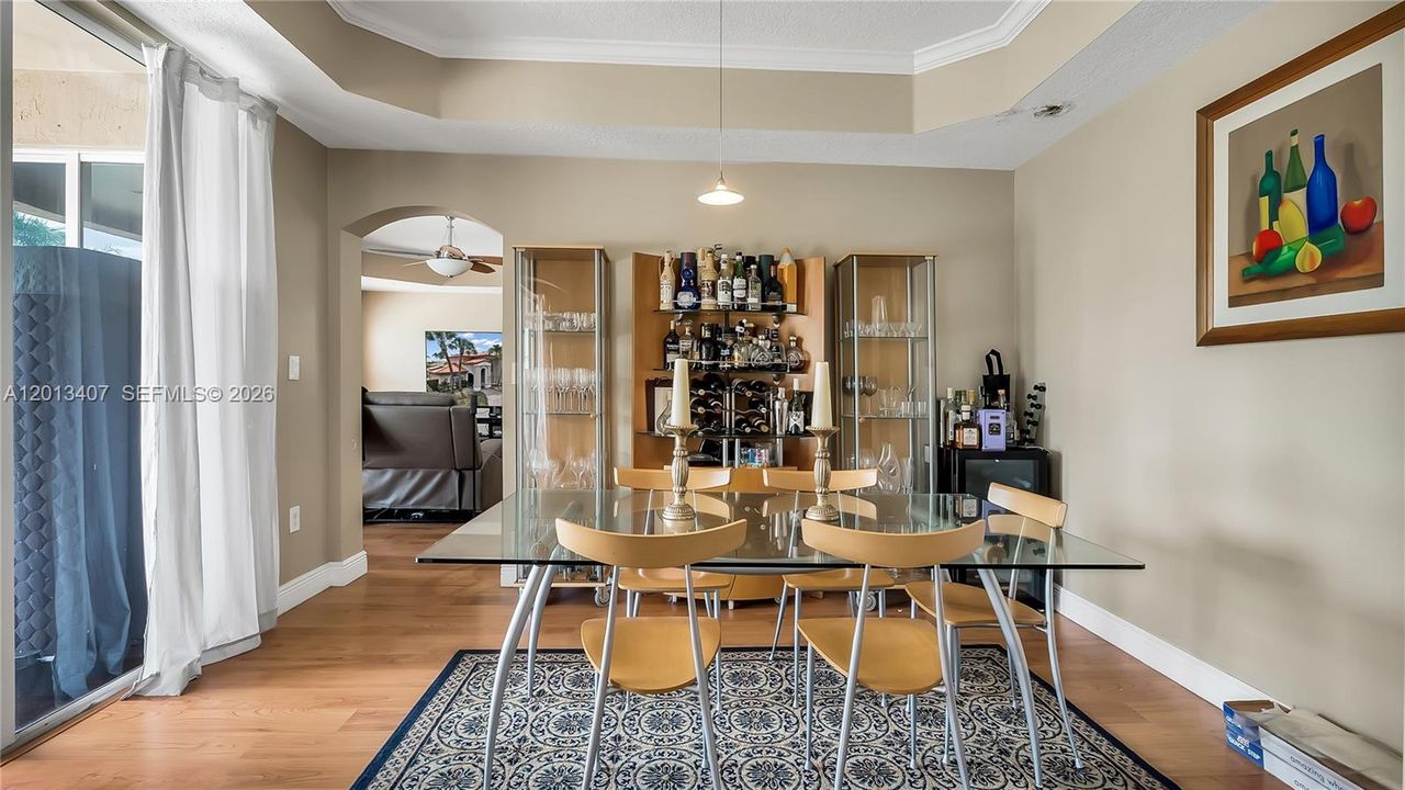 На продажу: $1,299,999 (5 спален, 5 ванн, 3232 Квадратных фут)