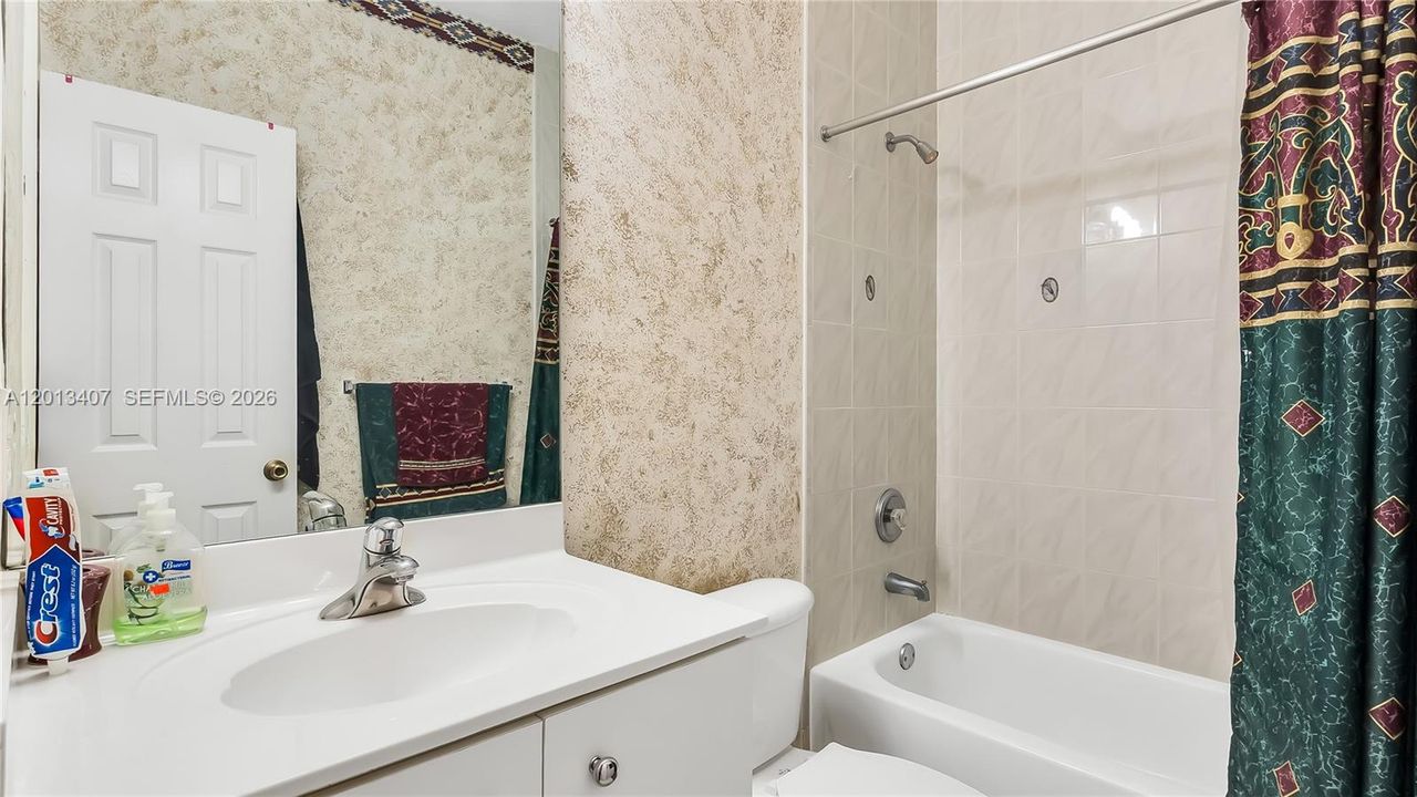 На продажу: $1,299,999 (5 спален, 5 ванн, 3232 Квадратных фут)