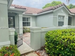 For Sale: $590,000 (3 beds, 2 baths, 1292 Square Feet)