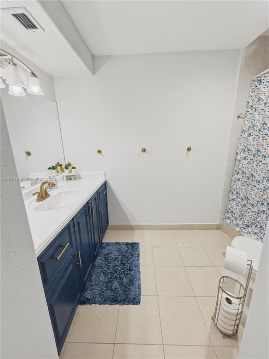 En Venta: $184,990 (2 camas, 2 baños, 1019 Pies cuadrados)