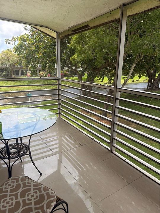 En Venta: $184,990 (2 camas, 2 baños, 1019 Pies cuadrados)
