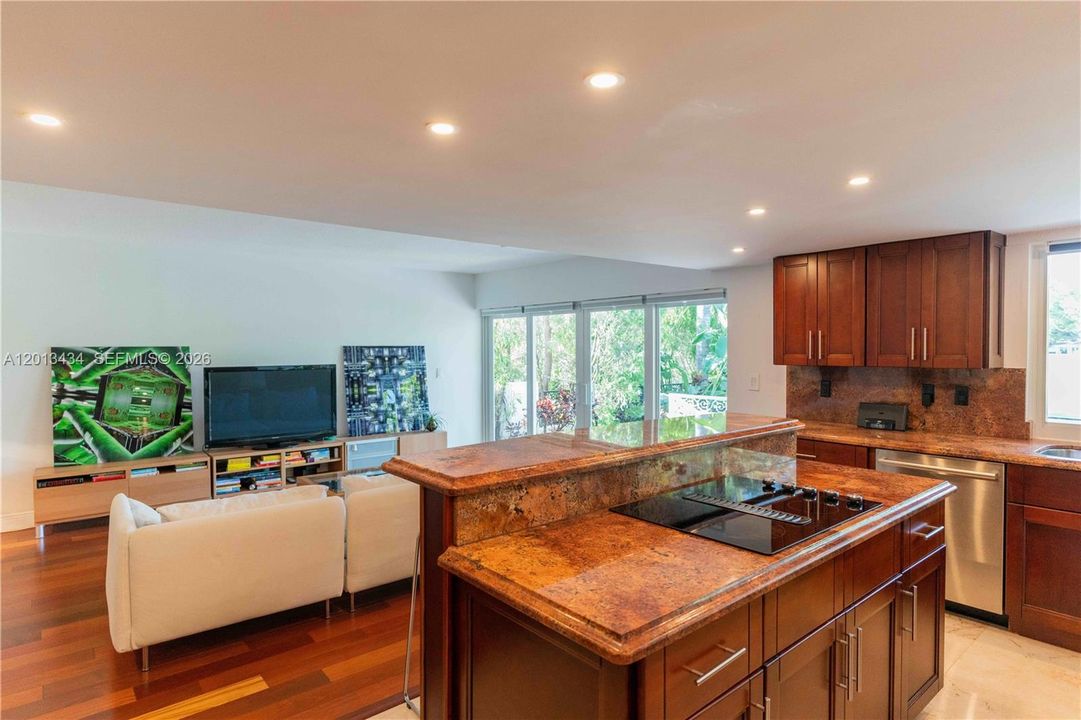 Active With Contract: $11,000 (4 beds, 3 baths, 2798 Square Feet)