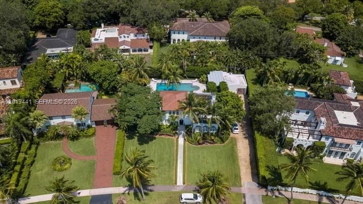 Activo con contrato: $3,800,000 (4 camas, 4 baños, 3108 Pies cuadrados)