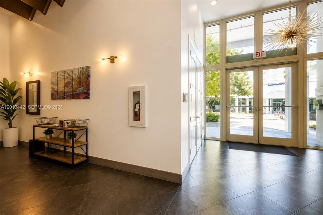 For Sale: $750,000 (1 beds, 2 baths, 875 Square Feet)