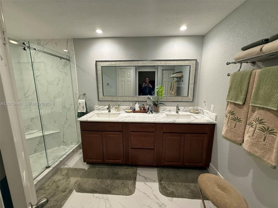 For Sale: $460,000 (3 beds, 2 baths, 1600 Square Feet)