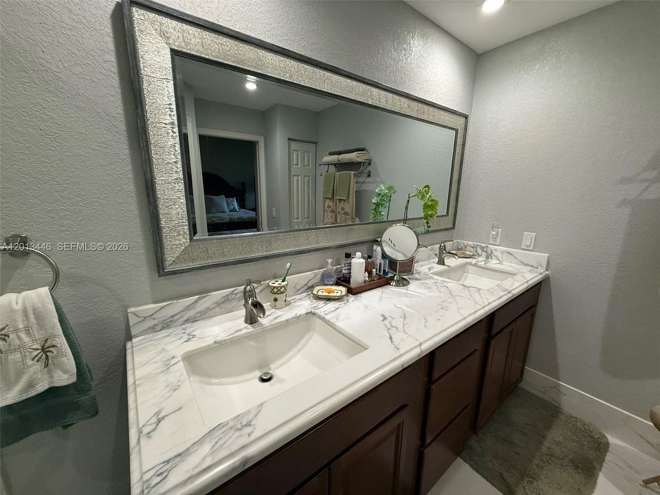 For Sale: $460,000 (3 beds, 2 baths, 1600 Square Feet)