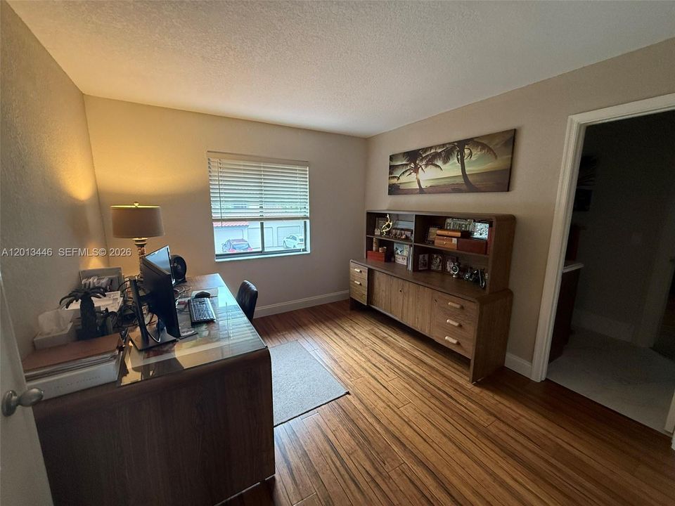 For Sale: $460,000 (3 beds, 2 baths, 1600 Square Feet)