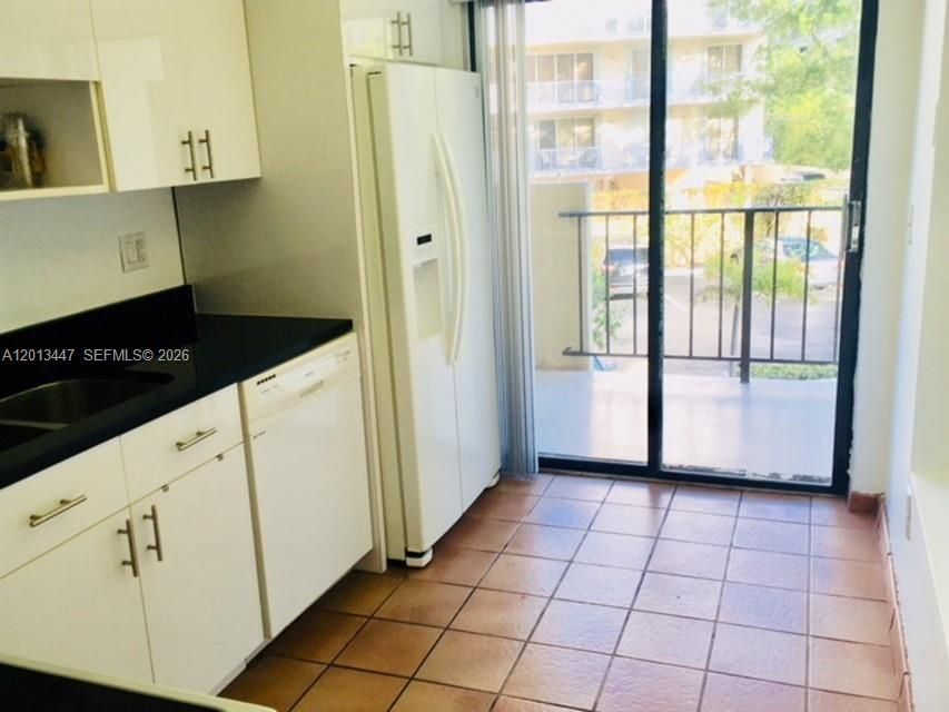 For Rent: $4,500 (2 beds, 2 baths, 1123 Square Feet)