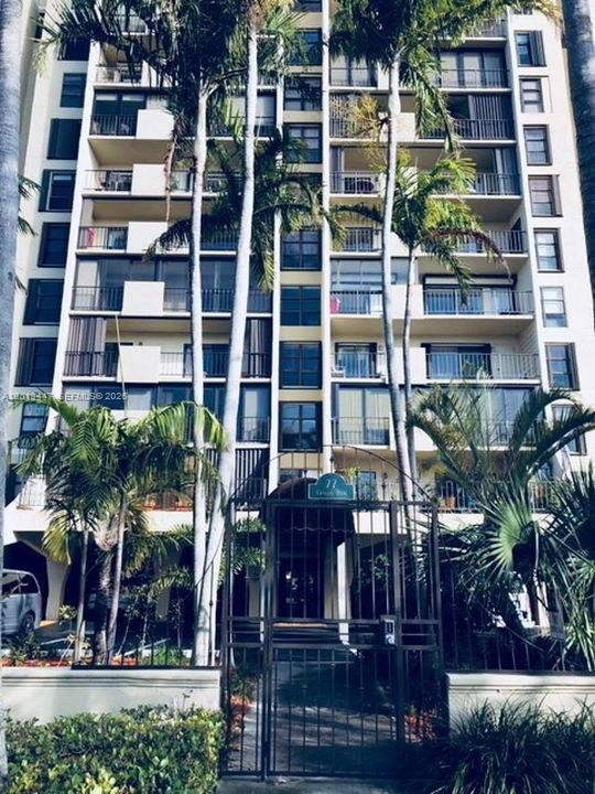 For Rent: $4,500 (2 beds, 2 baths, 1123 Square Feet)