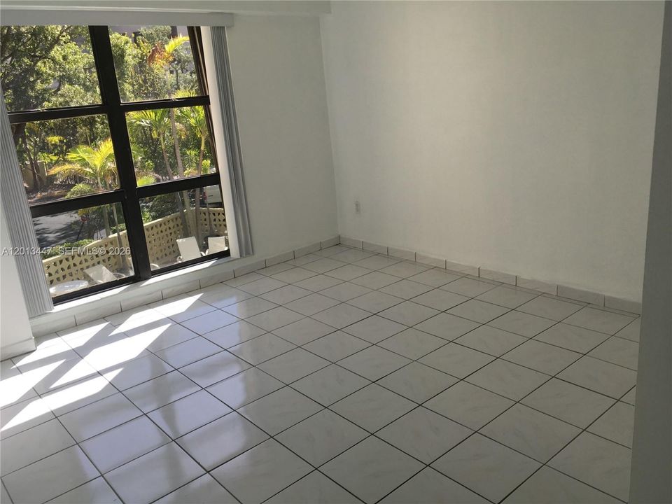 For Rent: $4,500 (2 beds, 2 baths, 1123 Square Feet)
