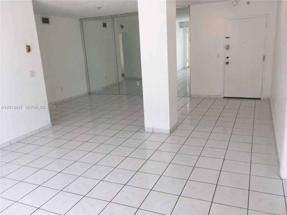 For Rent: $4,500 (2 beds, 2 baths, 1123 Square Feet)