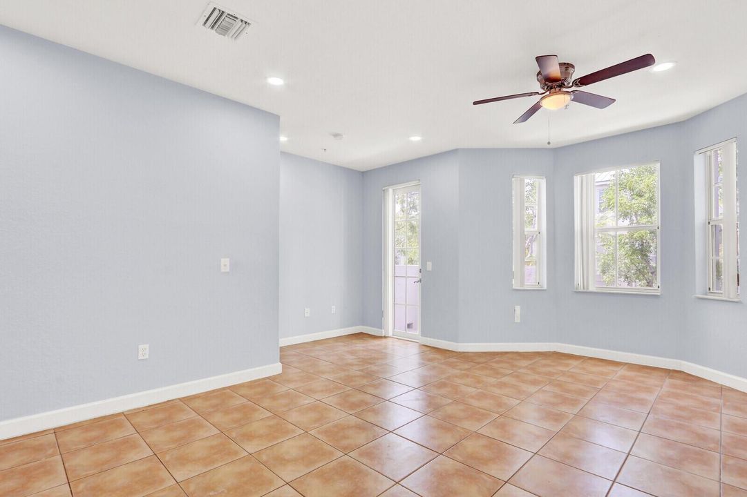 2nd Floor Living Room