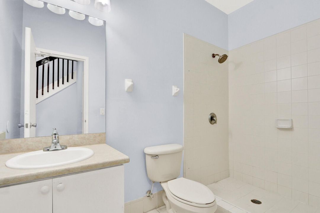 Ground Floor FULL Bathroom