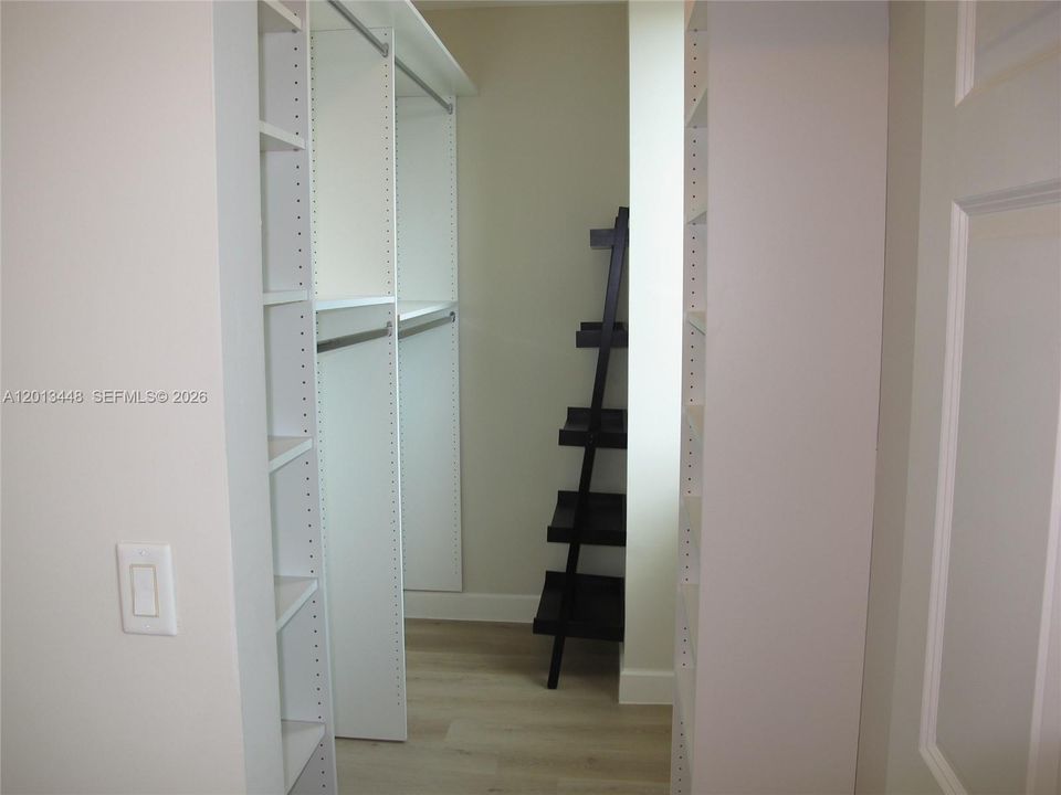 For Sale: $739,000 (2 beds, 2 baths, 1108 Square Feet)