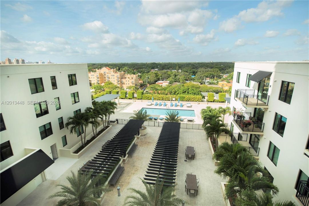 For Sale: $739,000 (2 beds, 2 baths, 1108 Square Feet)