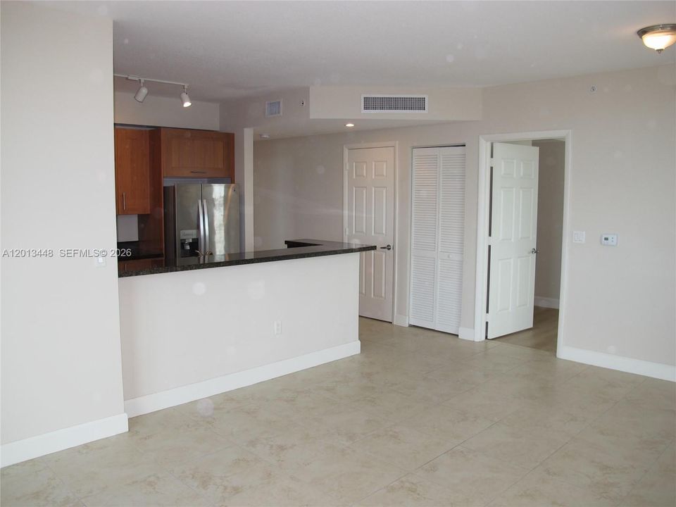 For Sale: $739,000 (2 beds, 2 baths, 1108 Square Feet)