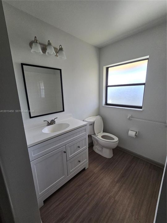 For Sale: $115,000 (1 beds, 1 baths, 840 Square Feet)