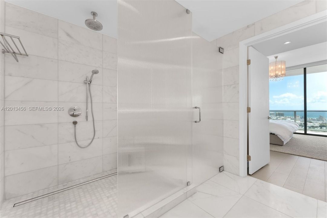 For Sale: $3,200,000 (2 beds, 2 baths, 1434 Square Feet)