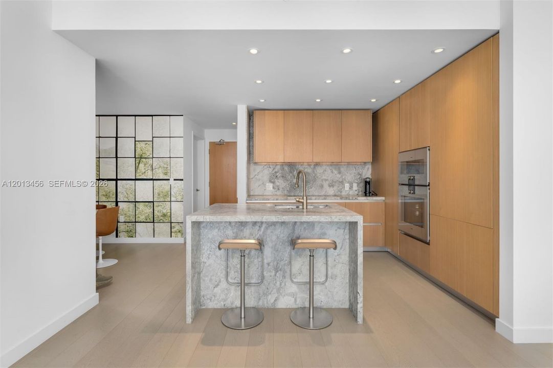 For Sale: $3,200,000 (2 beds, 2 baths, 1434 Square Feet)