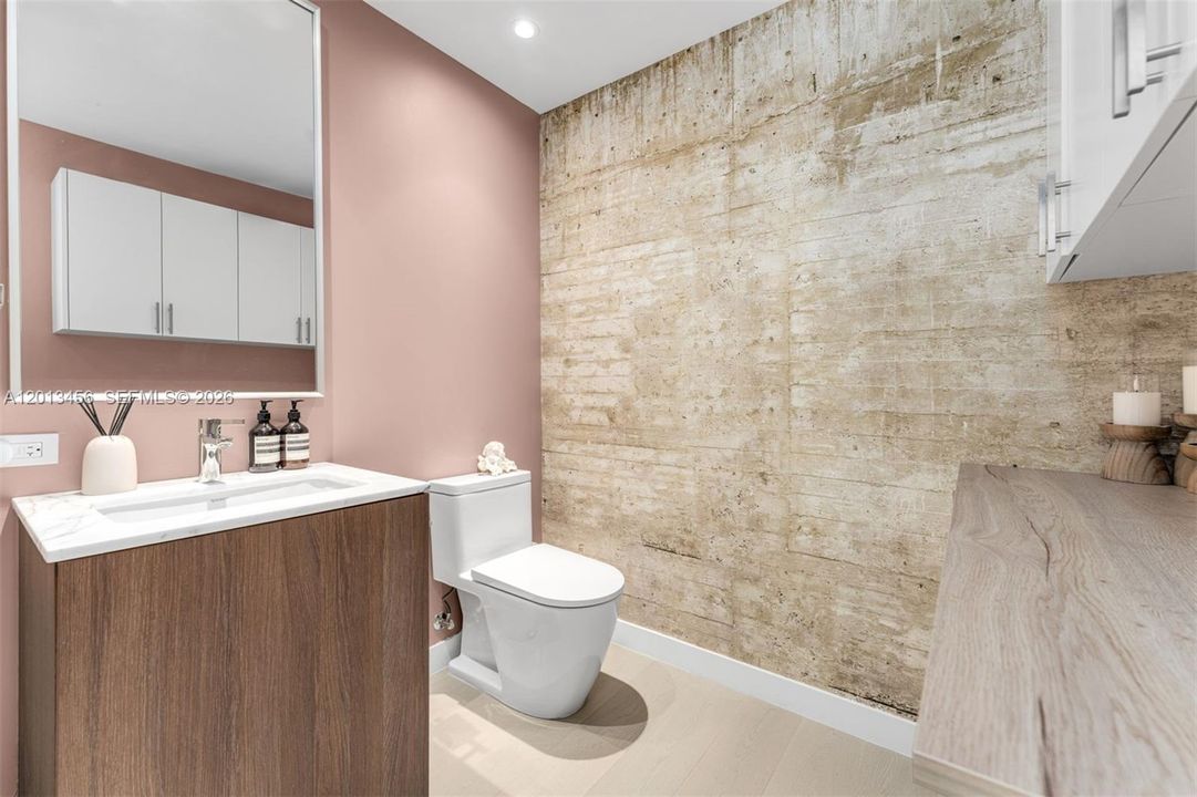 For Sale: $3,200,000 (2 beds, 2 baths, 1434 Square Feet)