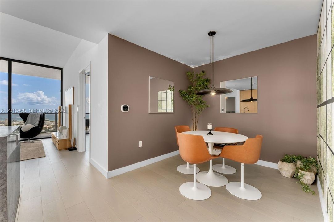For Sale: $3,200,000 (2 beds, 2 baths, 1434 Square Feet)