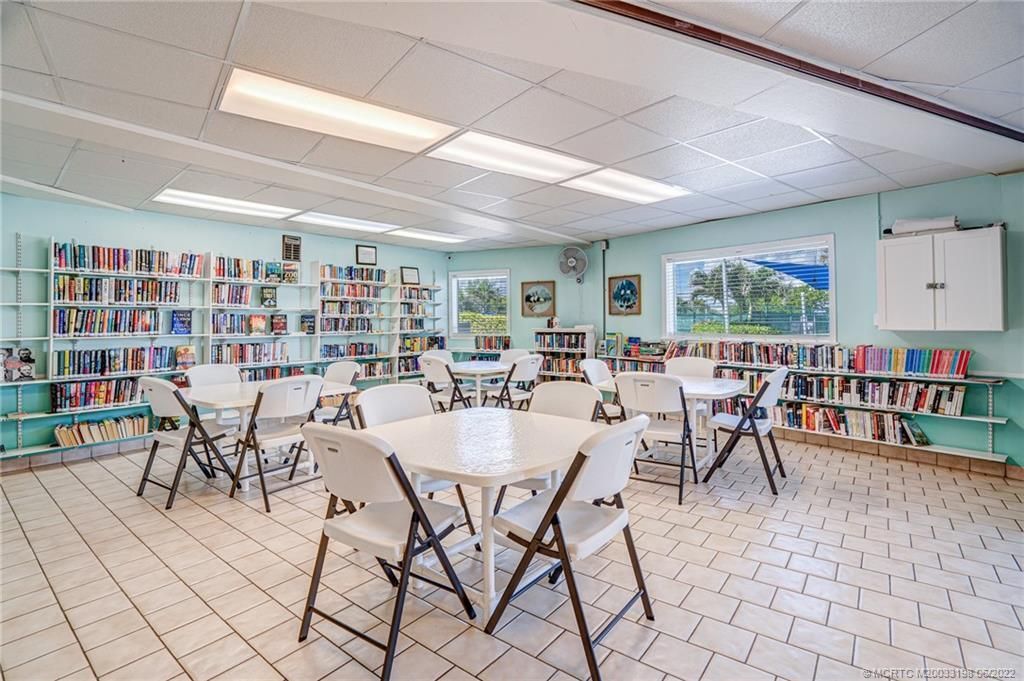 HOLIDAY OUT LIBRARY