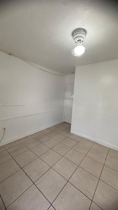 En Renta: $1,300 (1 camas, 1 baños, 2605 Pies cuadrados)