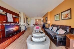 Recently Rented: $2,500 (0 beds, 0 baths, 762 Square Feet)