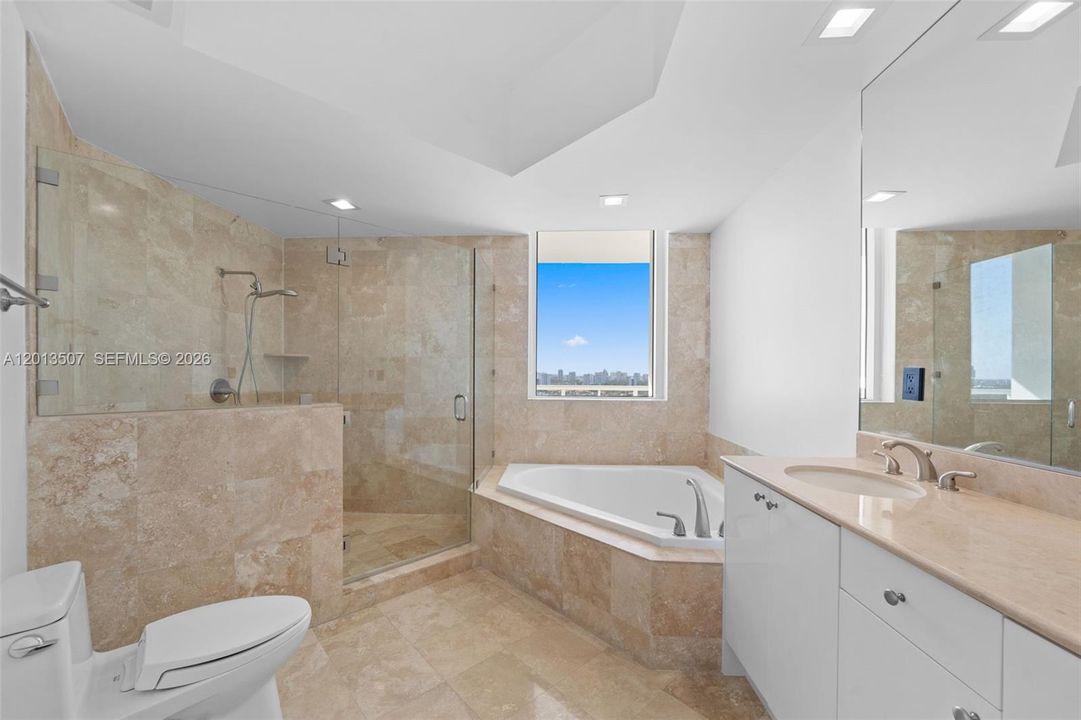 En Venta: $759,000 (3 camas, 3 baños, 1715 Pies cuadrados)