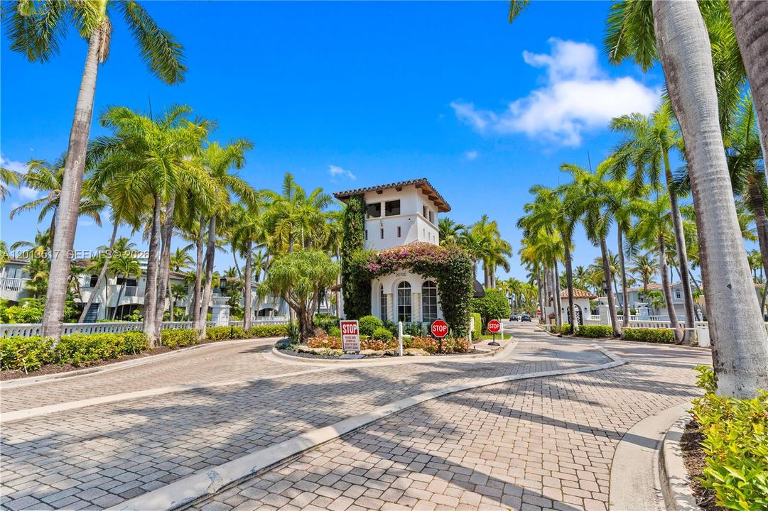 For Sale: $2,499,000 (5 beds, 4 baths, 2949 Square Feet)