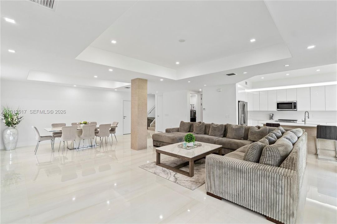 For Sale: $2,499,000 (5 beds, 4 baths, 2949 Square Feet)