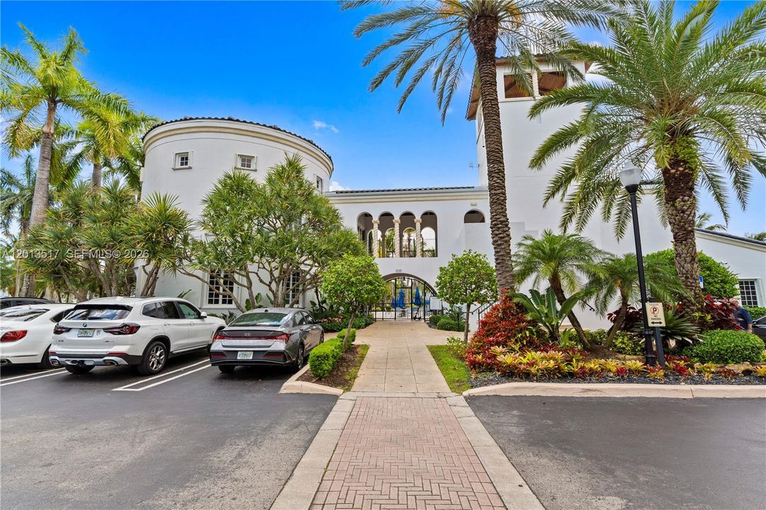 For Sale: $2,499,000 (5 beds, 4 baths, 2949 Square Feet)