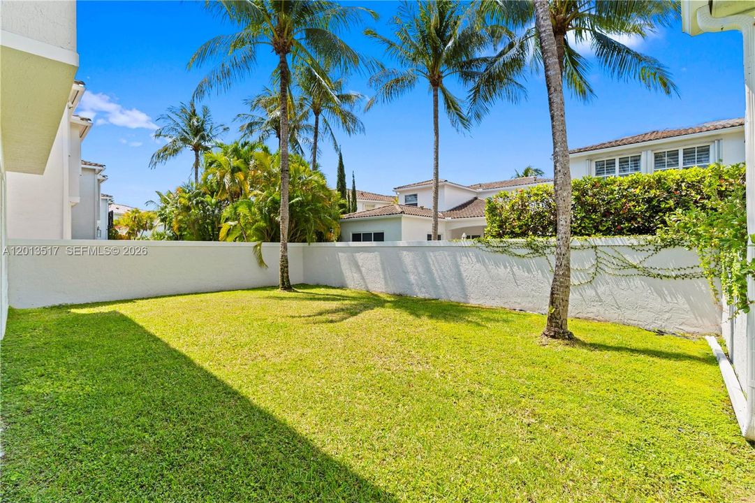 For Sale: $2,499,000 (5 beds, 4 baths, 2949 Square Feet)