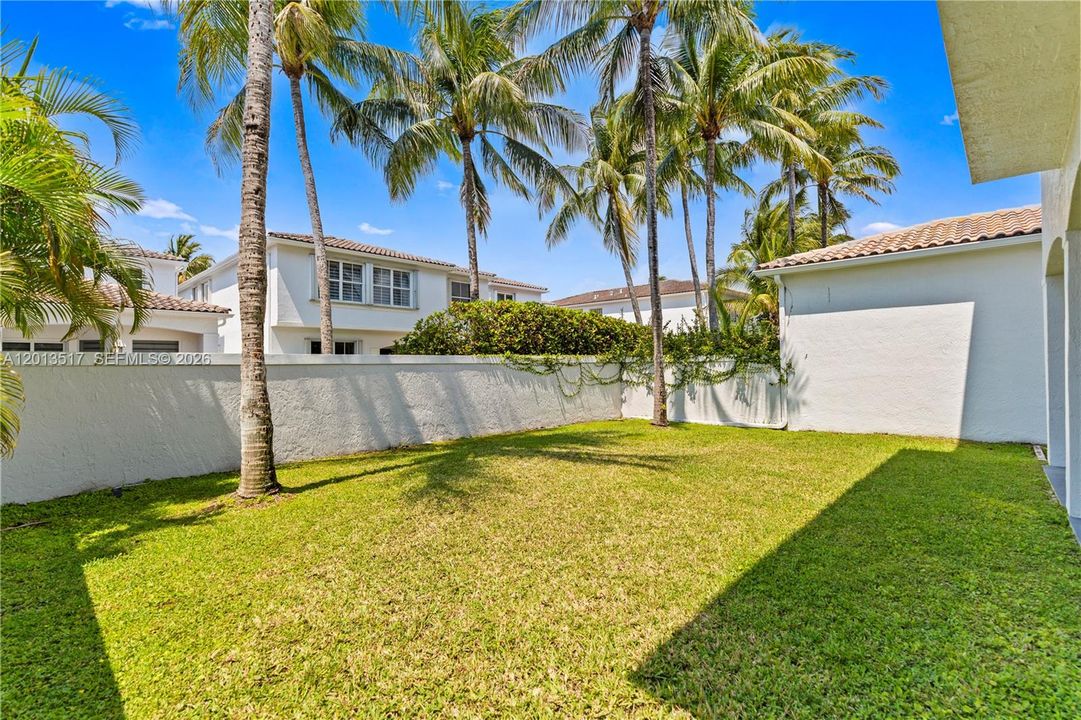 For Sale: $2,499,000 (5 beds, 4 baths, 2949 Square Feet)